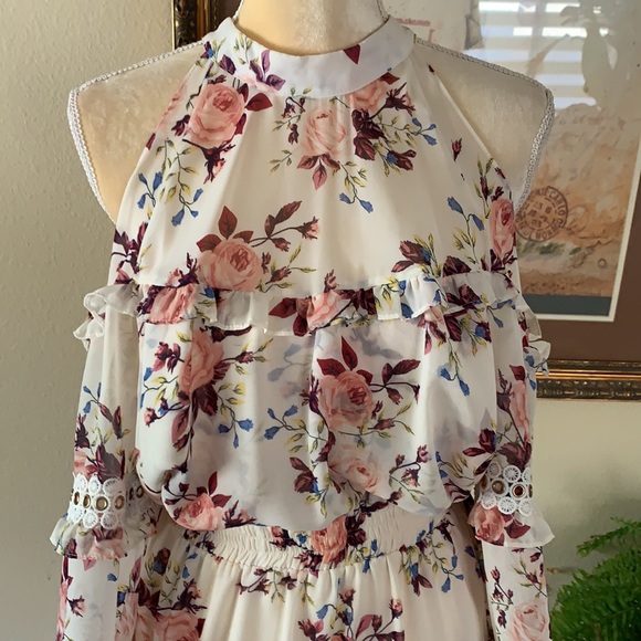 Gorgeous MISA floral dress - Picture 7 of 10